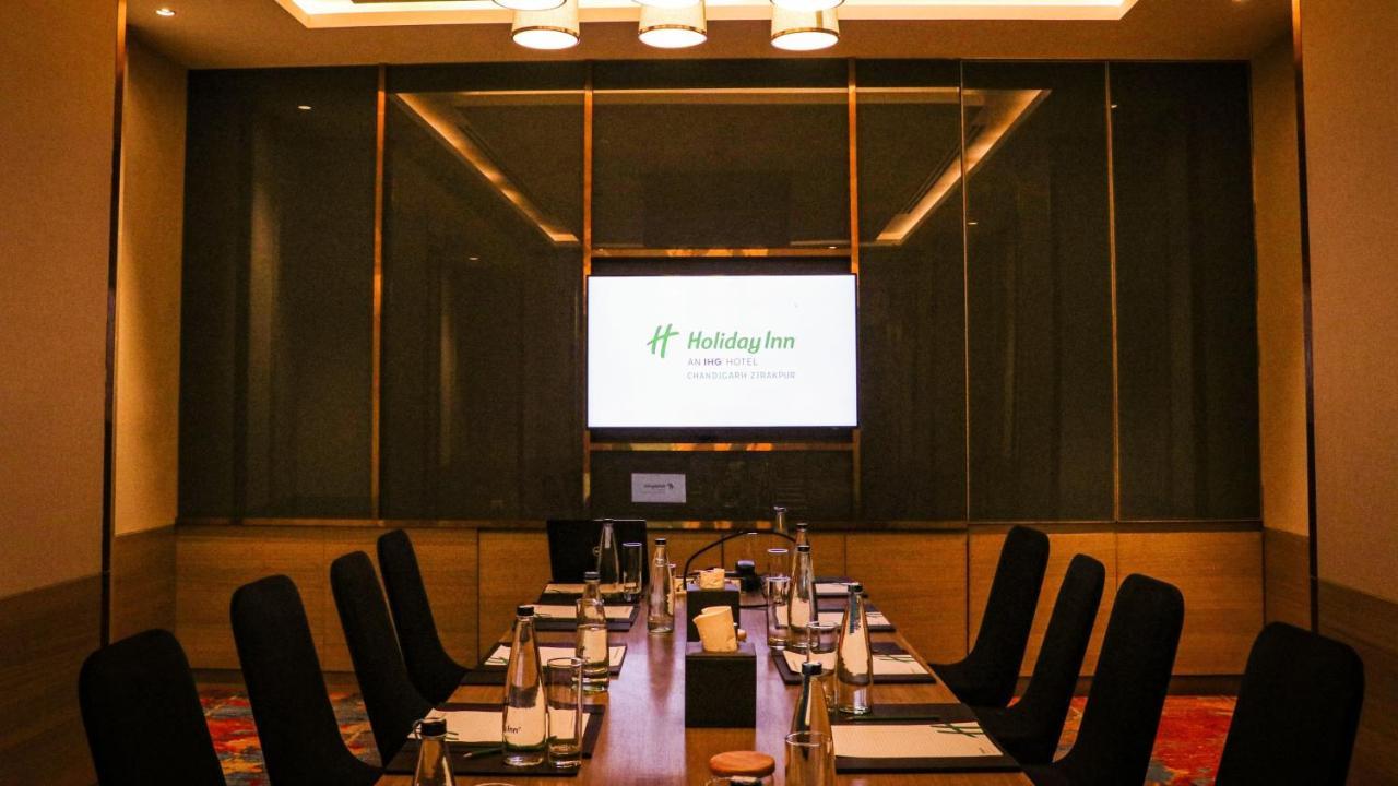 Holiday Inn Chandigarh Zirakpur By Ihg Exterior photo