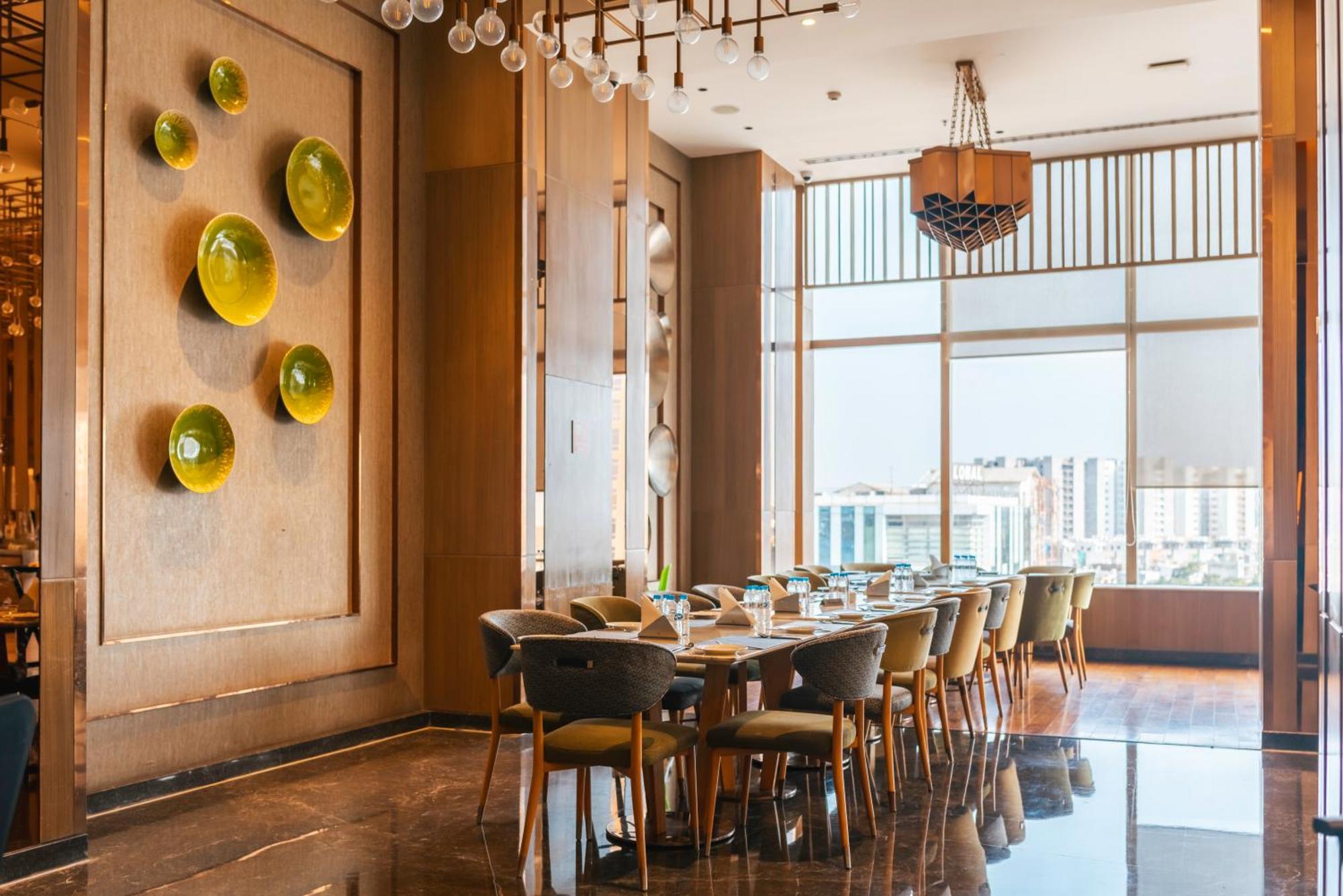 Holiday Inn Chandigarh Zirakpur By Ihg Exterior photo